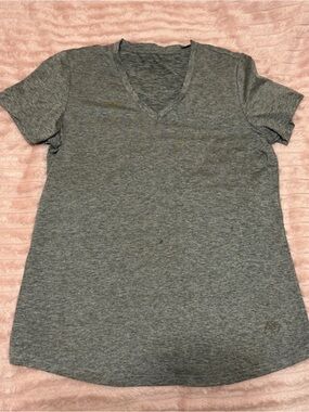 Aeropostale Women's Gray V-Neck Short Sleeve Top Size M